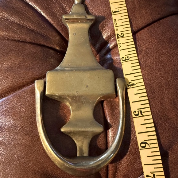 Brass Decorative Door Knocker with Vintage Design - Picture 1 of 3